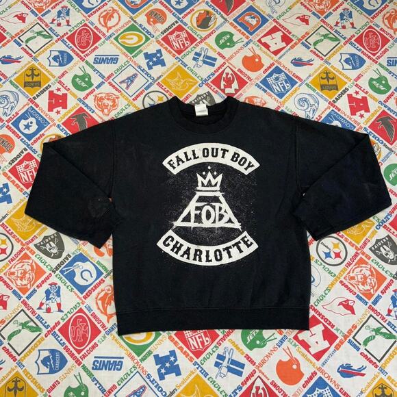 y2k fall out boy tour crewneck charlotte North Carolina size medium - Picture 1 of 4